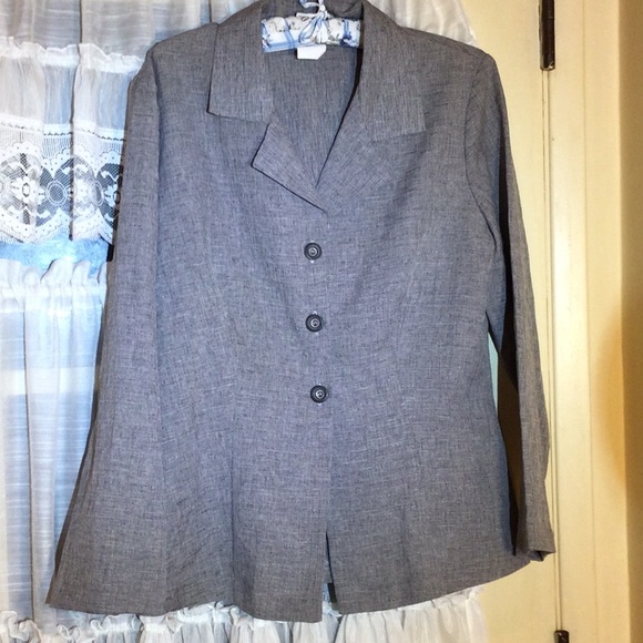 ⭐️ Grey Women’s Blazer from Mainframe - Picture 2 of 11